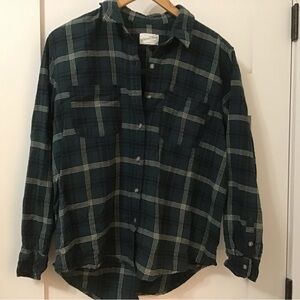 Universal Thread Flannel Shirt – Women’s Medium 🖤